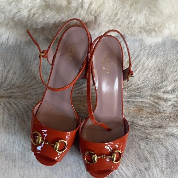 Gucci Patent Leather Sandal - Picture 6 of 8